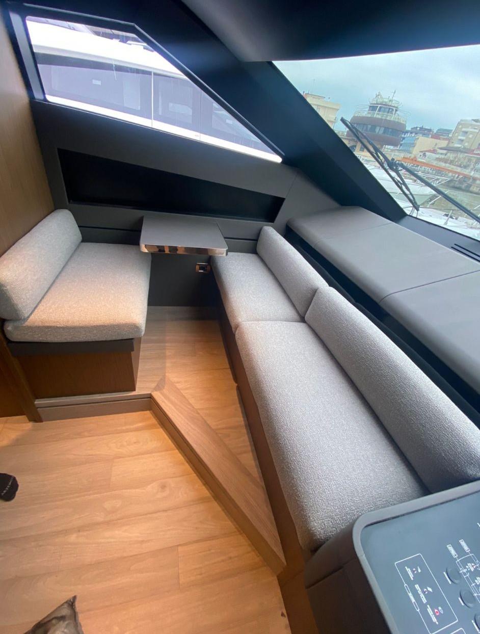 2023 FERRETTI YACHTS 780 